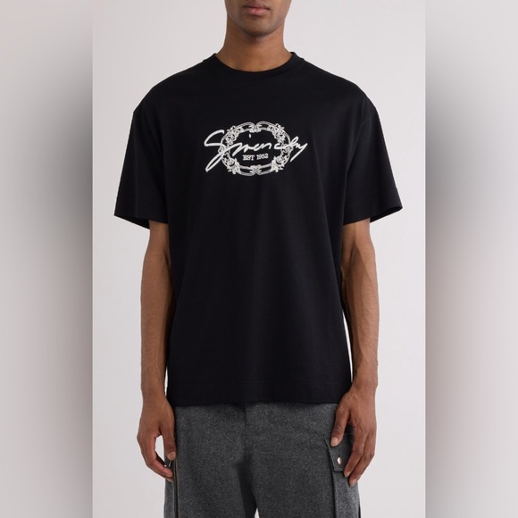 Givenchy men’s regular fit crest embroidered t shirt size medium